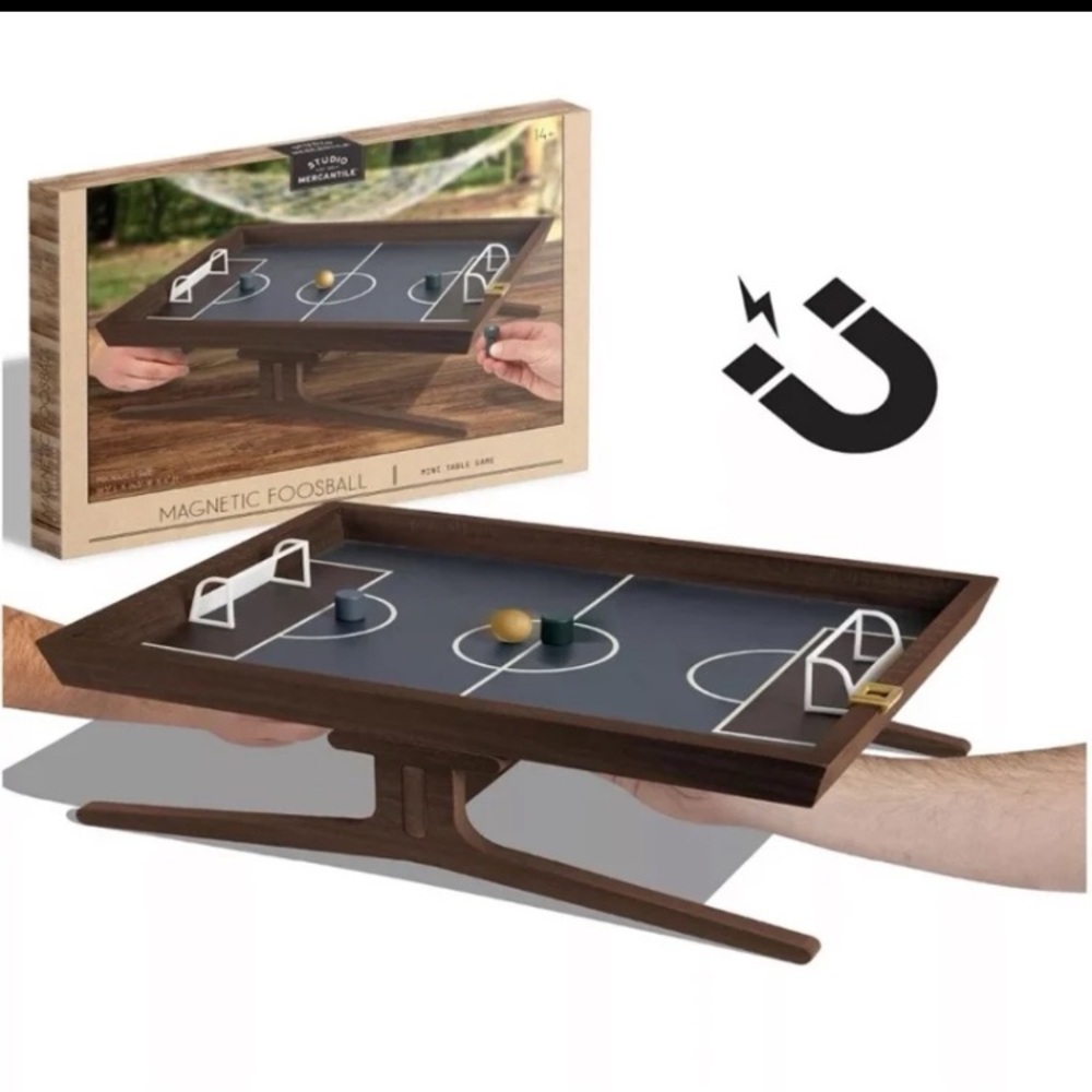 Studio mercantile magnetic foosball